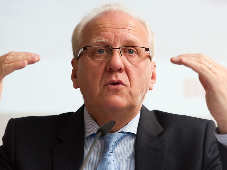Der Chefplaner des neuen Berliner Flughafens Manfred Körtgen bekommt nur ein "sehr gut" für seine Dissertation.