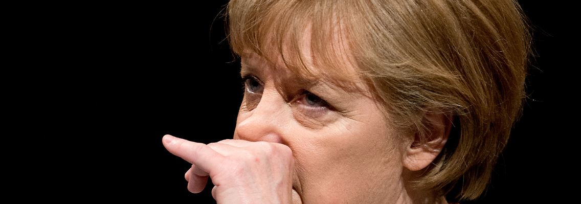 Nur populistisches Gerede oder Ernst: Wie geht Merkel mit den Äußerungen von Brüderle und Seehofer um?