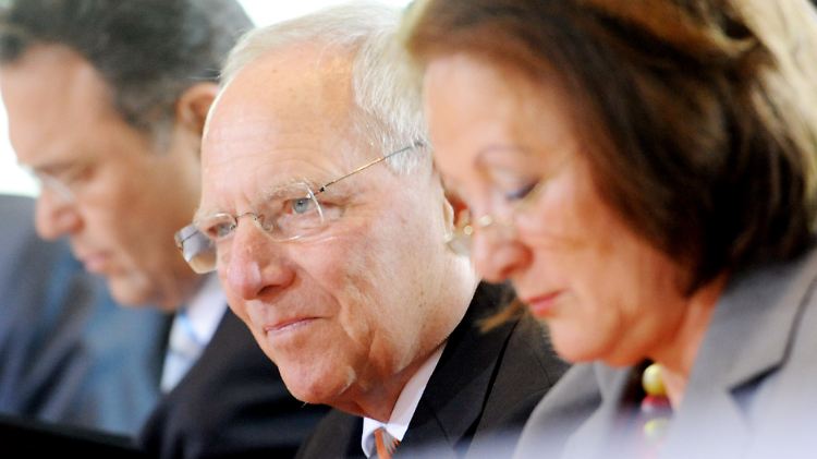 Leutheusser-Schnarrenberger drängt den Kollegen dazu, den Änderungsantrag schon vorzeitig zum Jahressteuergesetz 2013 einzubringen.