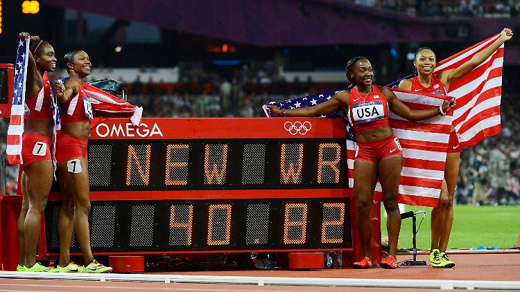 Neuer Weltrekord nach 27 Jahren: Nach dem Rennen von Tianna Madison, Allyson Felix, Bianca Knight und Carmelita Jeter leuchten 40,82 Sekunden auf der Anzeigetafel auf.