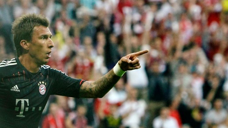 Erstes Spiel, erstes Tor, erster Pokal: Bayerns Neuzugang Mario Mandzukic.