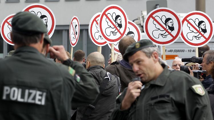 Die Berliner Polizei ist angesichts der Erfahrungen von vergleichbaren Protestaktionen in Bonn besorgt.