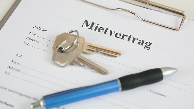 Je kürzer, desto besser für den Mieter: Mietverträge müssen nicht zwingend umfangreich sein.  