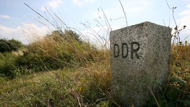 Grenzstein an der einstigen innerdeutschen Grenze.