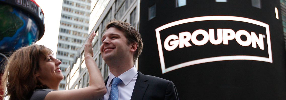 Da hatte er noch gut lachen: Groupon-Chef Andrew Mason nebst Gattin beim Börsengang im November 2011.