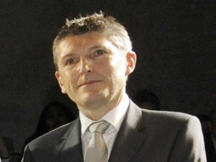 ... und Fry kümmert sich um die Finanzen.