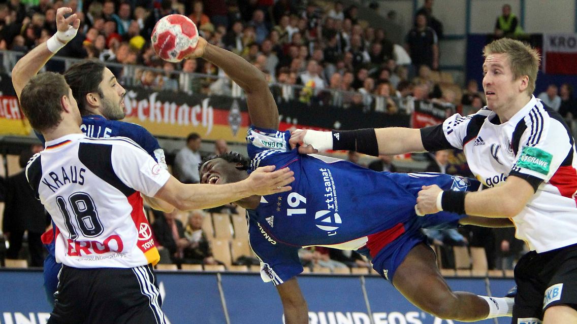 Wie gegen Frankreich fordert Brand auch gegen Spanien absoluten Einsatzwillen seines Teams.