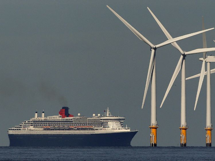 Neue Symbole auf der Seekarte: Windparks wie hier vor der britischen Küste sind bald in Nord- und Ostsee keine Seltenheit mehr.