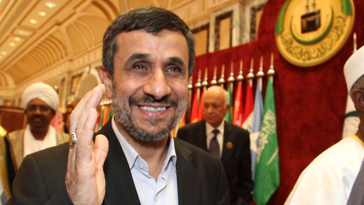 Nur er hält noch zu Syrien: Irans Präsident Ahmadinejad bei der OIC-Konferenz.