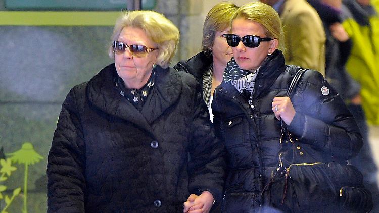 Stehen sich in dieser schweren Zeit bei: Königin Beatrix und Prinzessin Mabel.