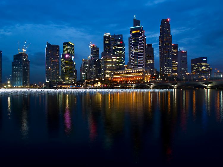 Stellvertretend für die neuen Wirtschaftsmächte: Die Skyline von Singapur - der finanzstarke Stadtstaat in Südostasien.