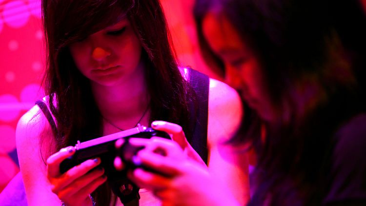 Auch wenn der Großteil der Besucher Männer sind: Auch Mädchen lassen sich inzwischen immer häufiger von Computerspielen begeistern.