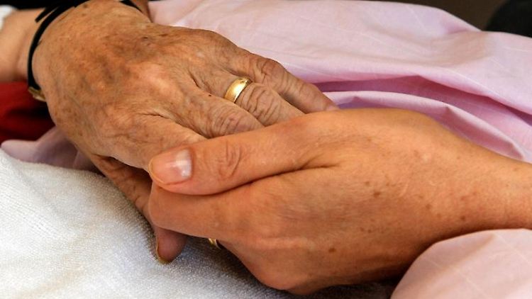 Nur wenige Jugendliche können sich vorstellen, später einmal in einem Pfelgeberuf zu arbeiten.