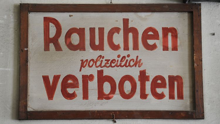 An Tankstellen ist nicht einmal Rauchen erlaubt - geschweige denn brennende Autos.