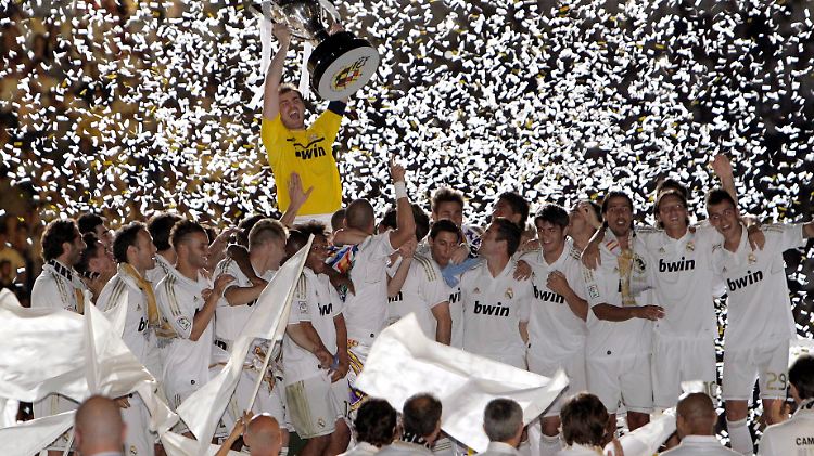 Auf ein Neues: Die Fußballer von Real Madrid starten als Titelverteidiger in Spaniens Saison.