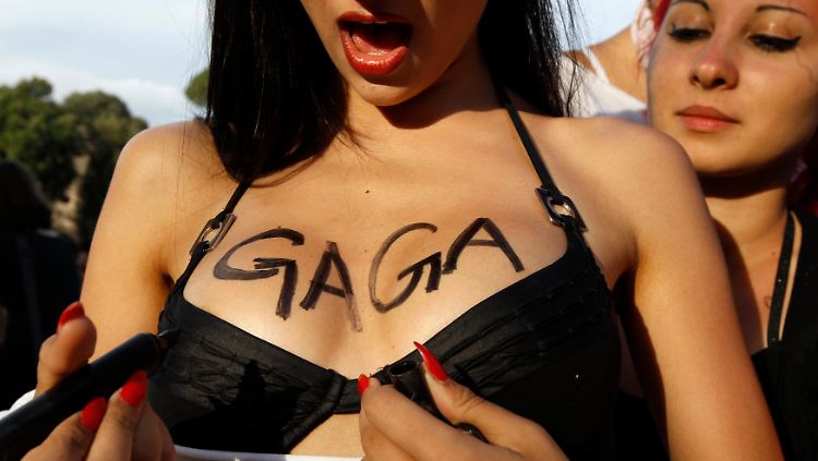Sind die alle Gaga? Seit Montag warteten Fans in Rio de Janeiro auf den Verkaufsstart für Lady-Gaga-Konzertkarten.