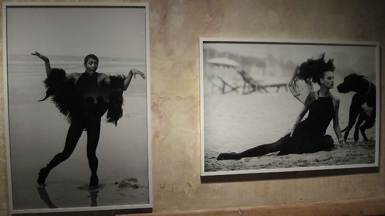 Aufnahmen von Peter Lindbergh im C/O Berlin - links Naomi Campbell 1988, rechts Linda Evangelista 1994.