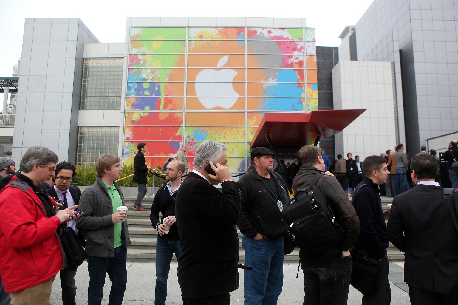 Die Apple-Gemeinde musste lange warten, ...