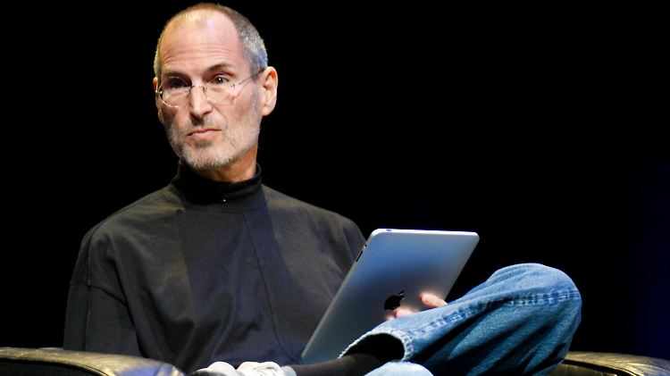 Simsen trotz SIM-Karte nicht vorgesehen: Apple-Chef Steve Jobs bei der Präsentation des iPads.