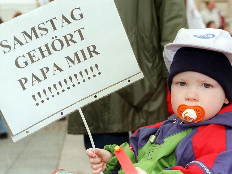 Die Fünf-Tage-Woche gehörte schon in den 1950er Jahren zu den Forderungen der bundesdeutschen Gewerkschaften. Mittlerweile kann man sie wieder auf die Wunschliste setzen.