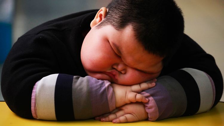 Als Vierjähriger wog Lu Zhihao bei einer Körpergröße von 1,10 Meter 62 Kilogramm. Die Auswirkungen auf die Gesundheit sind für Kinder wie diesen Jungen aus China immens.