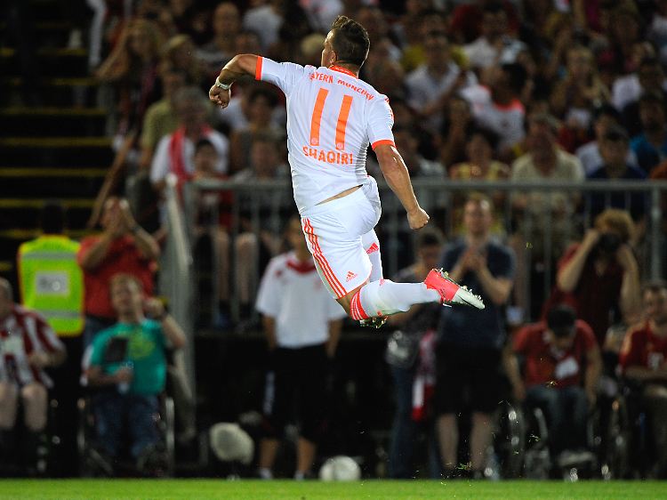 Xherdan Shaqiri kann wunderbare Freistöße schießen und wunderbar springen. Ein wunderbarer Vorbereiter ist er außerdem.