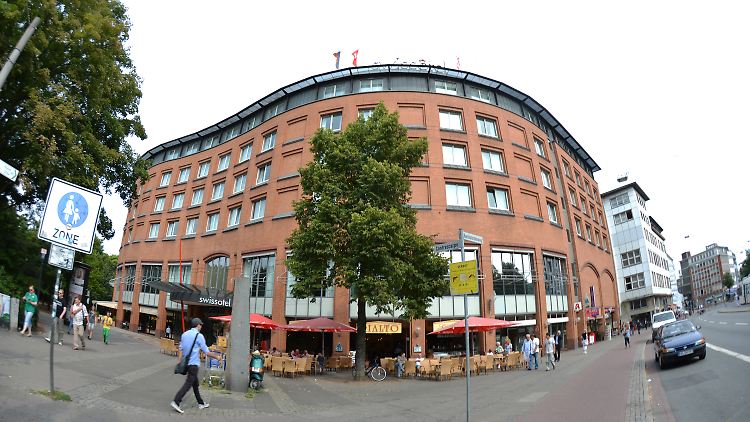 Die Fläche vor dem Swiss Hotel in Bremen. Hier soll künftig der Loriot-Platz sein.