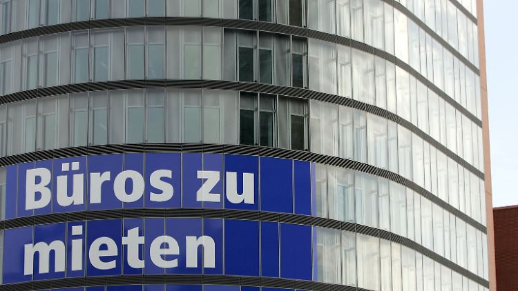 Immobilienfonds investieren vor allem in große Gewerbeobjekte wie Bürohäuser.