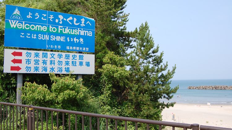 Baden erlaubt, Fische versucht - der Umgang der Japaner mit den Folgen des
Reaktorunglücks ist fragwürdig. 