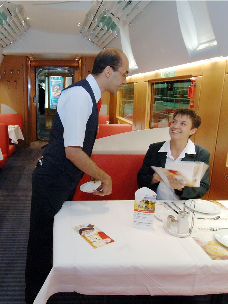 im Bordrestaurant des ICE 1-Zuges "Nürnberg".