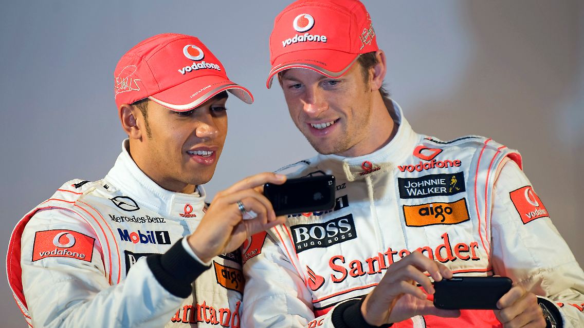 Weltmeister unter sich: Lewis Hamilton, links, und Jenson Button.