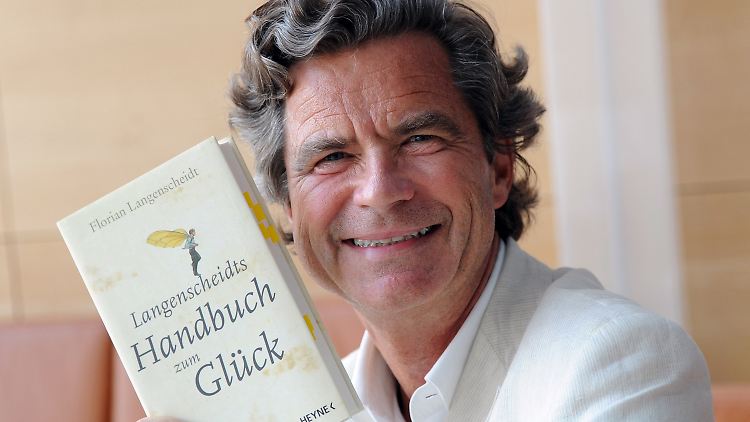 "Glücksmomente hat jeder Mensch verdient": Florian Langenscheidt bei der Präsentation seines "Handbuchs zum Glück".