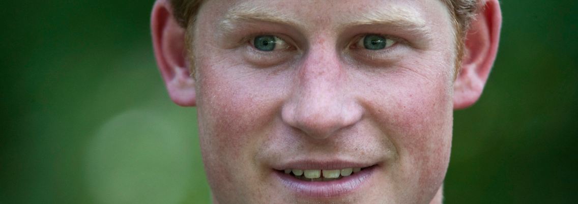 Immer wieder sorgt Prinz Harry für Schlagzeilen. Dieses Mal mit Nacktfotos.