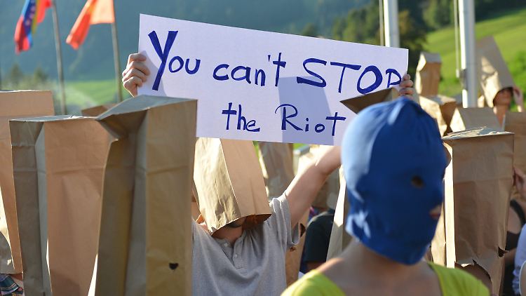 Weltweit protestieren Menschen gegen das Urteil.