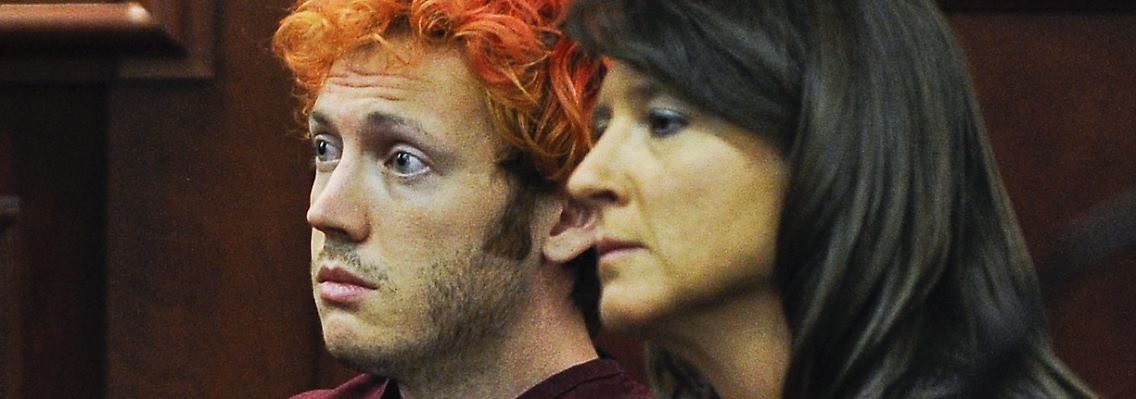 Der mutmaßliche Kino-Schütze von Aurora, James Holmes und seine Anwältin Tamara Brady bei einer Anhörung vor einem Gericht in Centennial, Colorado, USA. (Archivfoto vom 23.07.2012)