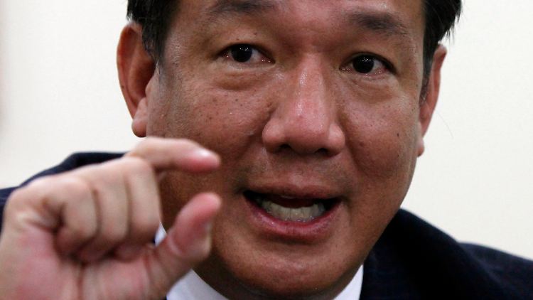 Der Notlügner, Finanzminister Na-Ranong.