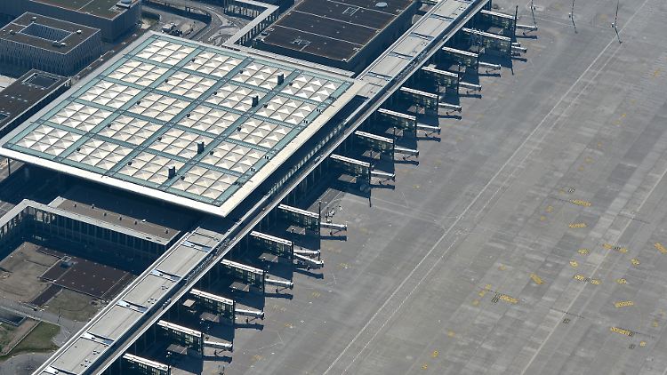 Das neue Terminalgebäude harrt noch seiner Inbetriebnahme. 
