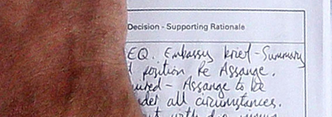 Das Foto des Geheimpapiers sorgt nun für Aufsehen.
