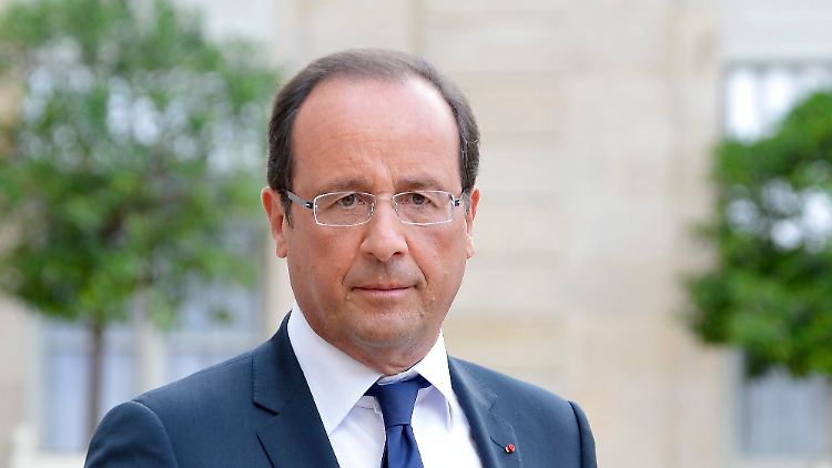 Francois Hollande verliert nach nur drei Monaten im Amt an Zustimmung.