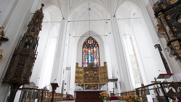 Blick in das Hauptschiff der Kirche "Sankt Marien" in Gdansk (Danzig).