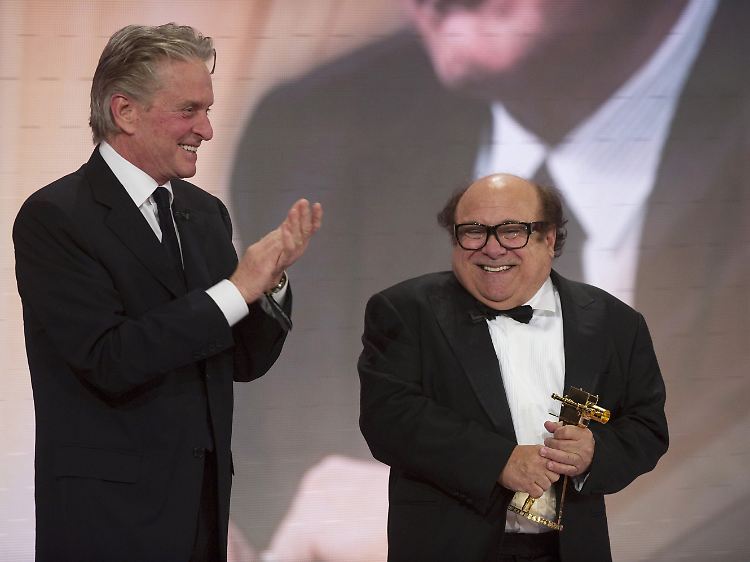 ... Michael Douglas und Danny DeVito verliehen internationalen Glanz.
