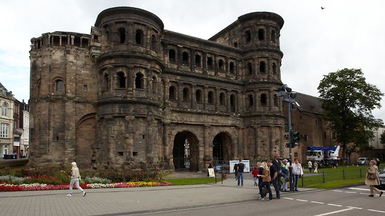 Von der römischen Besatzung geprägt: Das römische Stadttor Porta Nigra ist Wahrzeichen der Stadt Trier.
