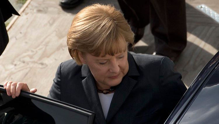 Kanzlerin Merkel ärgert sich über die CSU.