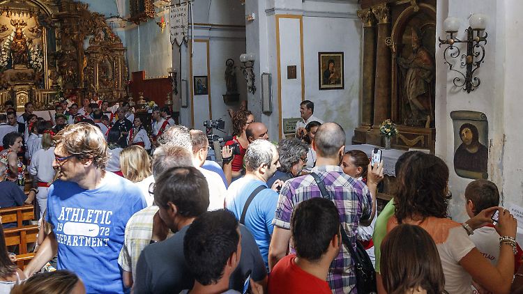 Schlange stehen für ein verschandeltes Bild.