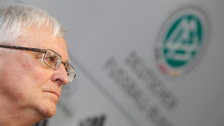 Ex-DFB-Präsident Zwanziger fordert Überprüfung.