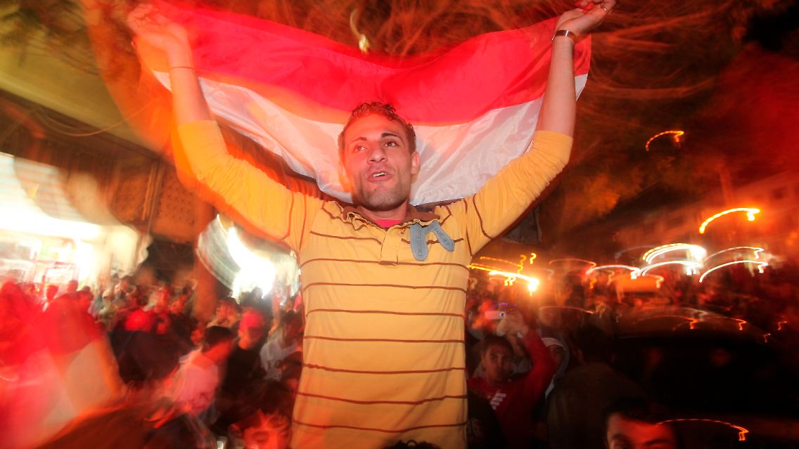 Fans feiern in Kairo den Titelgewinn ihrer Mannschaft.