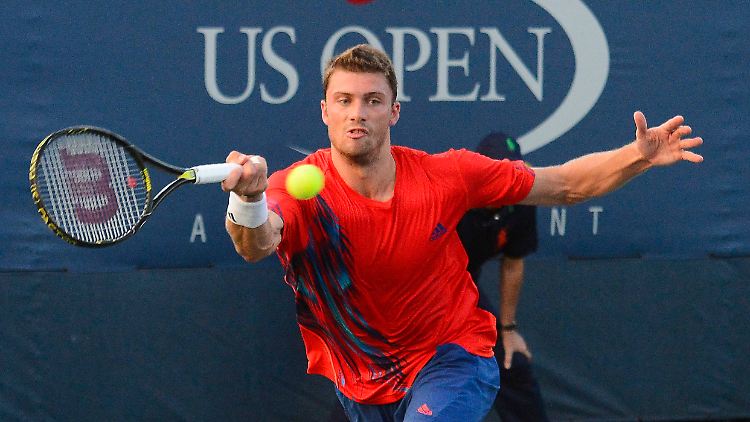 Außenseiter Daniel Brands setzt sich gegen Adrian Ungur aus Rumänien durch und zieht in die zweite Runde der US Open ein.