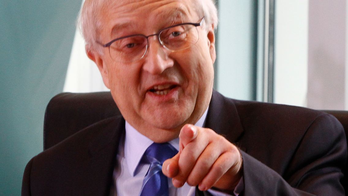 Bundeswirtschaftsminister Rainer Brüderle ist sich mit US-Finanzminister Timothy Geithner einig: Neue Bankenregelungen nur im Rahmen der G20.