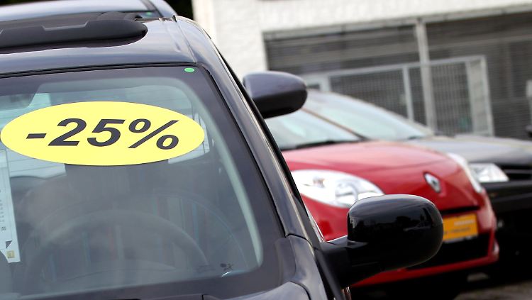 Wer günstig ein Auto kaufen möchte, hat so gute Chancen wie lange nicht: Händler und Hersteller gewähren derzeit besonders hohe Rabatte.