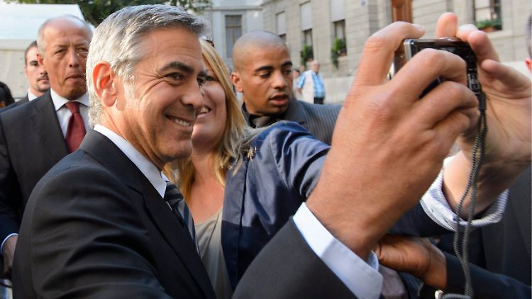Er ist freundlich zu seinen Fans: George Clooney.